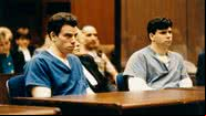 Erik e Lyle Menendez, respectivamente, durante julgamento - Getty Images