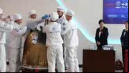 Cientistas da missão Chang'e-6 recolhendo amostras trazidas da lua - Reprodução/Vídeo/YouTube