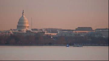 Avião comercial caiu no rio Potomac após colisão - Getty Images