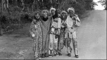 Retrato de pessoas fantasiadas no Carnaval, Barra do Sana, RJ, Brasil, 1981 - Getty Images