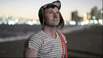 Pablo Cruz como Bolaños em 'Chespirito: Sem Querer Querendo' - Divulgação/Max