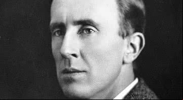 J. R. R. Tolkien em 1940 - Domínio Público via Wikimedia Commons
