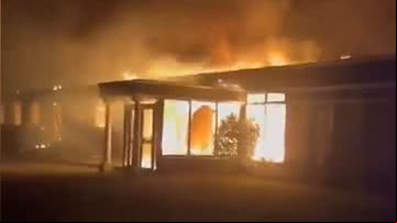 Hotel localizado em Galway foi incendiado - Divulgação/vídeo/X