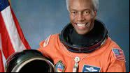 O astronauta Guion Stewart Bluford Jr. - Reprodução / Nasa