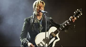 David Bowie durante apresentação em 2004 - Getty Images